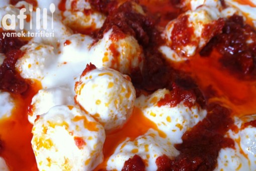 Yoğurtlu İrmik Köftesi Tarifi