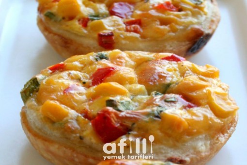 Kahvaltılık Milföy Pizza Tarifi